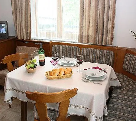 Gaestehaus Neuhauser *