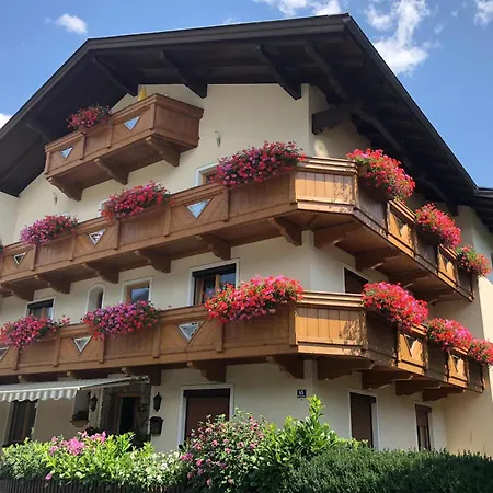 Gaestehaus Neuhauser * ツェル・アム・ツィラー