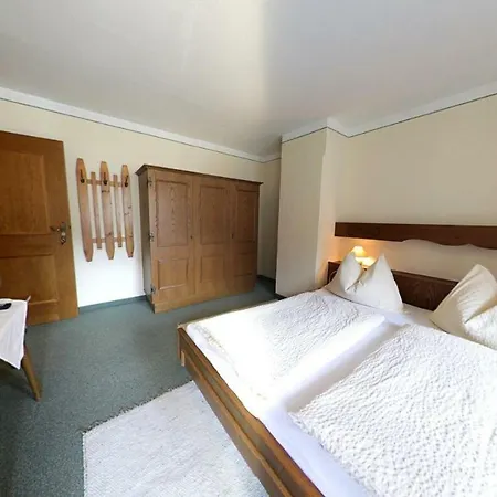 Gaestehaus Neuhauser アパート *